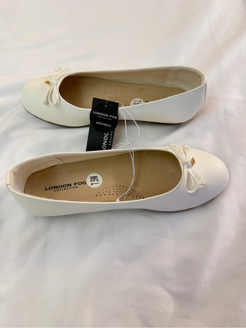 London Fog White Ballet Flats with Bow Trim